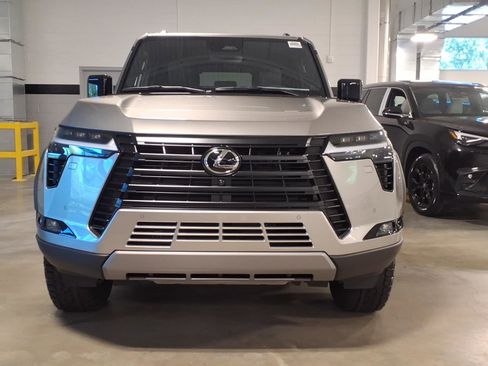 New 2026 Lexus GX 550 AWD/4WD image 2