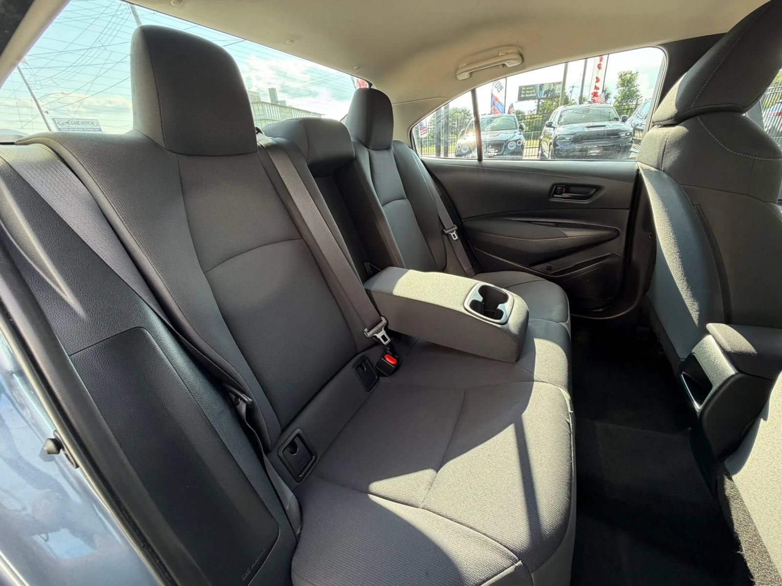 Used 2022 Toyota Corolla LE FWD image 50