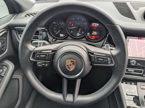 Certified 2025 Porsche Macan AWD/4WD image 21