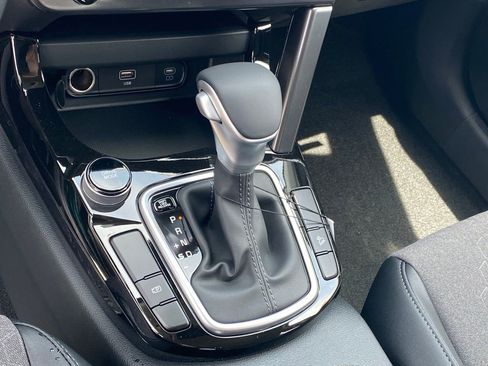 New 2026 Kia Seltos S FWD image 19
