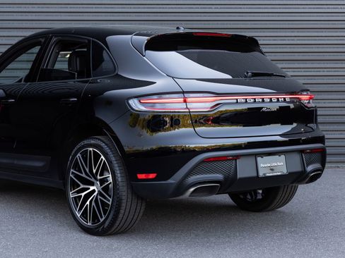 Certified 2026 Porsche Macan AWD/4WD image 11