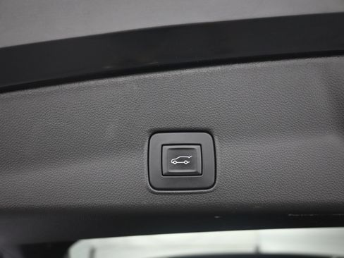 Used 2024 Chevrolet TrailBlazer RS w/ Convenience Package AWD/4WD image 41