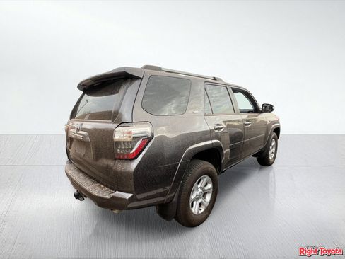 Certified 2023 Toyota 4Runner SR5 Premium w/ Moonroof Package AWD/4WD image 4