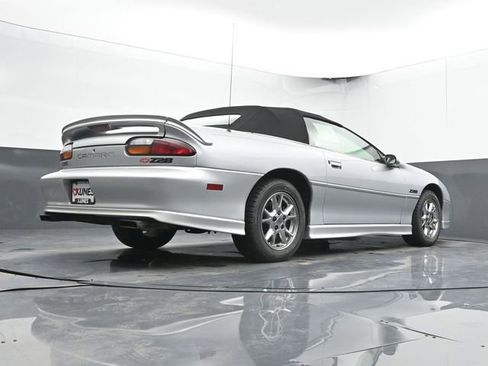 Used 2002 Chevrolet Camaro Z28 w/ Sport Appearance Pkg RWD image 39
