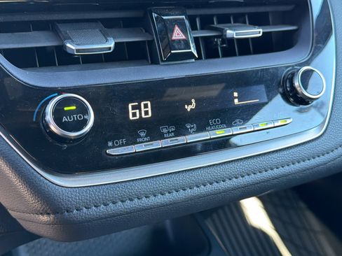 Used 2021 Toyota Corolla SE w/ SE Premium Package image 14