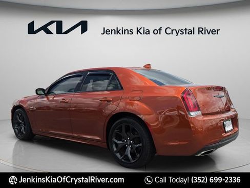 Used 2021 Chrysler 300 Touring L RWD image 11