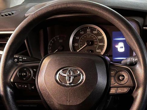 Certified 2021 Toyota Corolla LE image 17