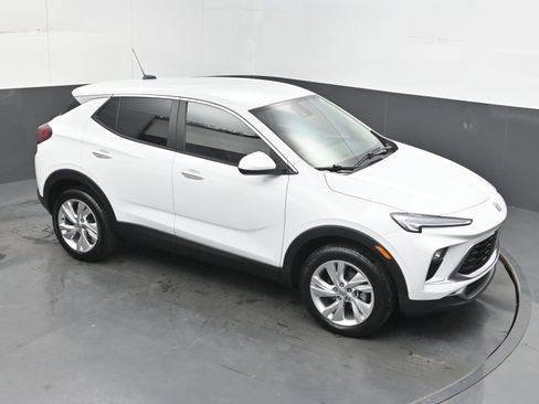 Used 2025 Buick Encore GX Preferred AWD/4WD image 31