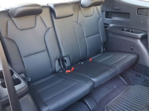 Used 2025 Kia Telluride EX w/ EX Captain's Chair Package FWD image 19