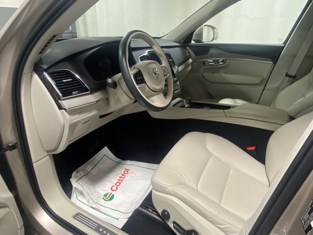 Used 2025 Volvo XC90 B5 Plus w/ Protection Package AWD/4WD image 9