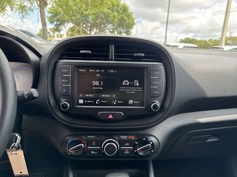 Used 2025 Kia Soul LX w/ LX Technology Package FWD image 25
