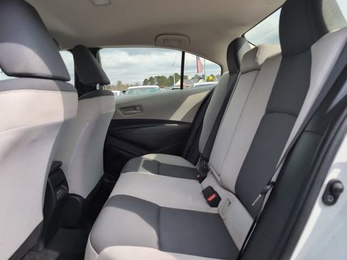 Used 2023 Toyota Corolla LE image 29