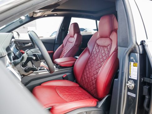 Used 2023 Audi SQ8 Prestige image 5