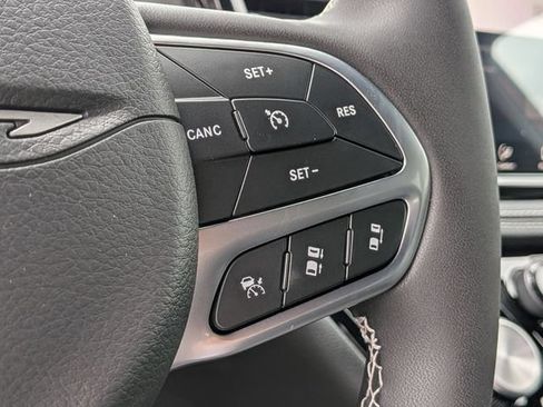 New 2027 Chrysler Pacifica Select FWD image 19