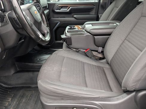 Used 2024 Chevrolet Silverado 2500 LT w/ Convenience Package image 7