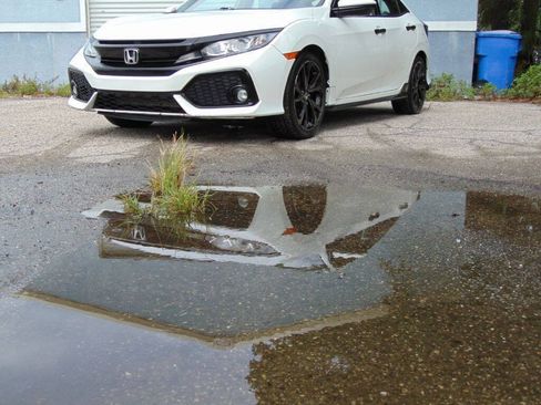 Used 2017 Honda Civic Sport image 15