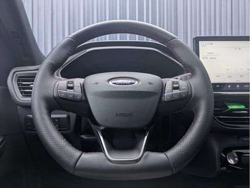 Used 2025 Ford Escape ST-Line w/ Tech Pack #1 FWD image 21