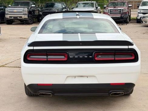 Used 2018 Dodge Challenger SXT w/ Blacktop Package image 5