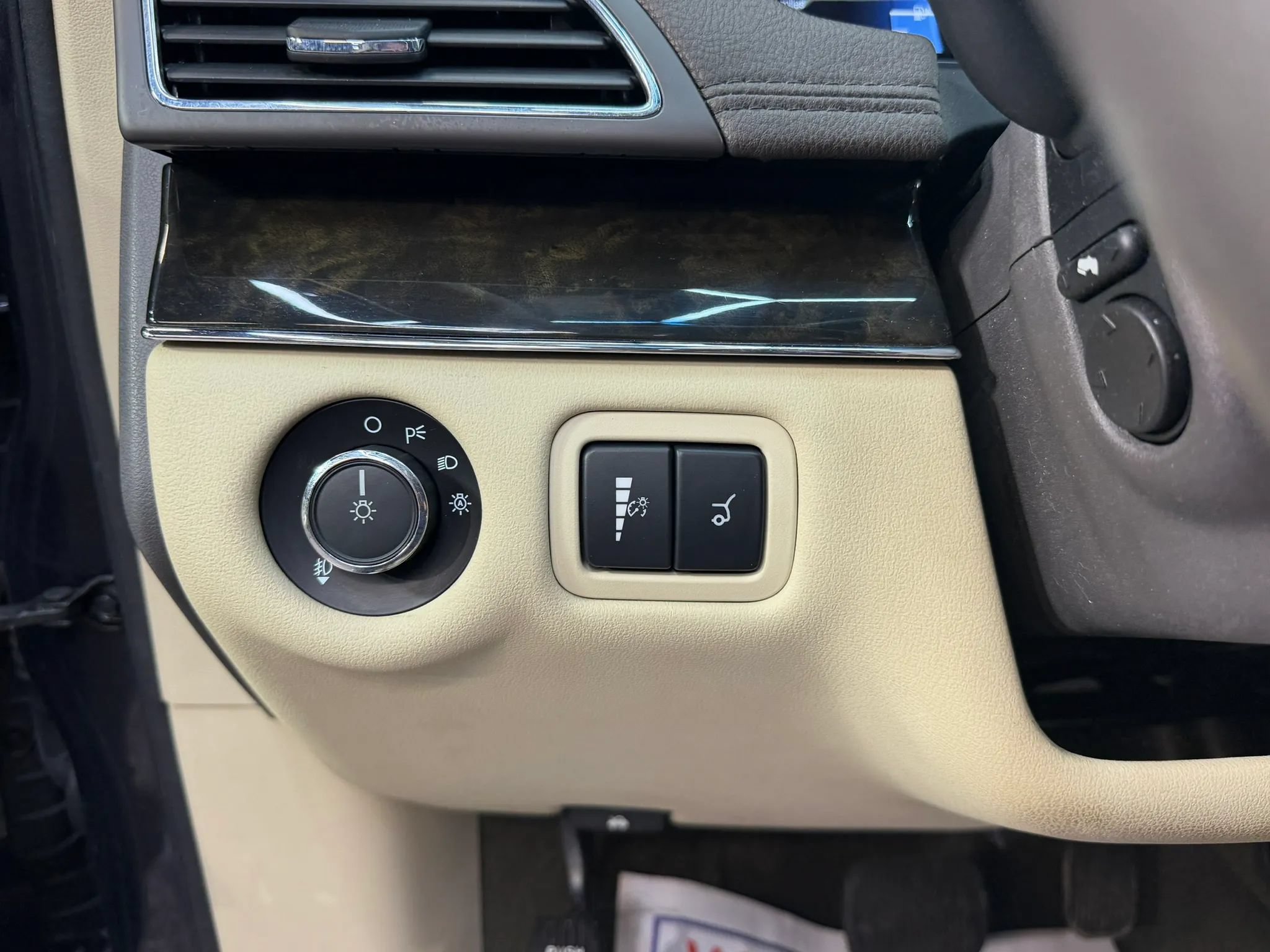 Used 2014 Lincoln MKT AWD w/ Equipment Group 201A image 21