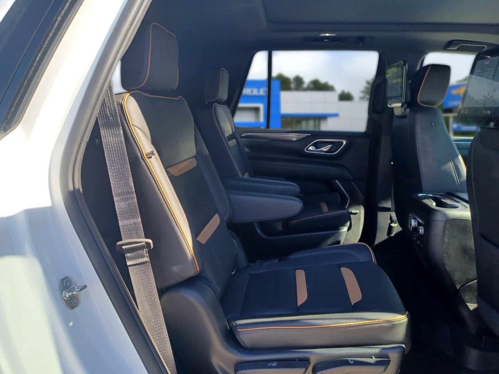 Used 2021 GMC Yukon AT4 w/ AT4 Premium Package AWD/4WD image 30