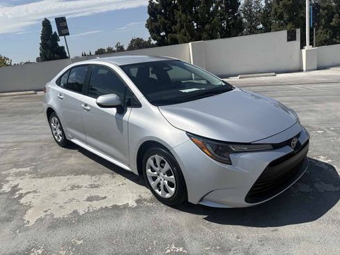 Used 2025 Toyota Corolla LE FWD image 25