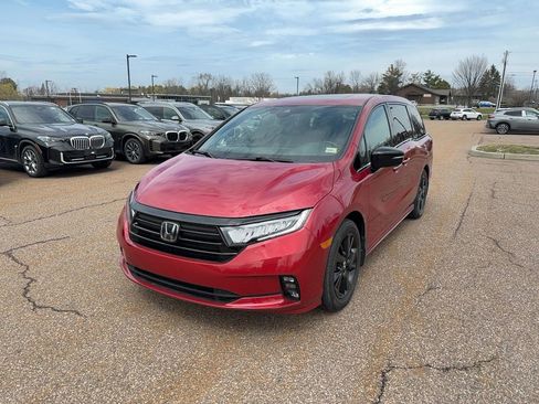 Certified 2024 Honda Odyssey Sport image 1