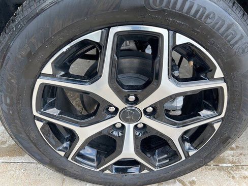 Certified 2025 Jeep Compass Limited image 7