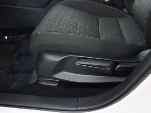 Certified 2026 Honda HR-V LX image 27