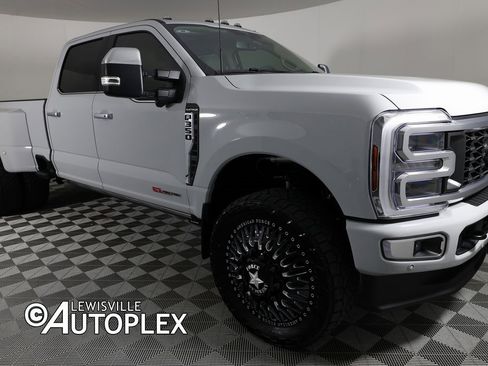 Used 2025 Ford F350 Platinum w/ Platinum Plus Package image 3
