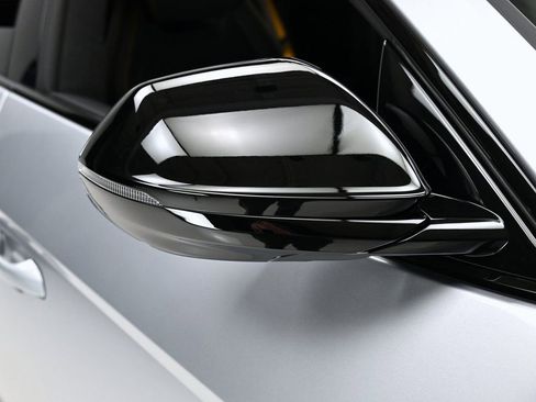 Used 2025 Lamborghini Urus SE AWD/4WD image 22
