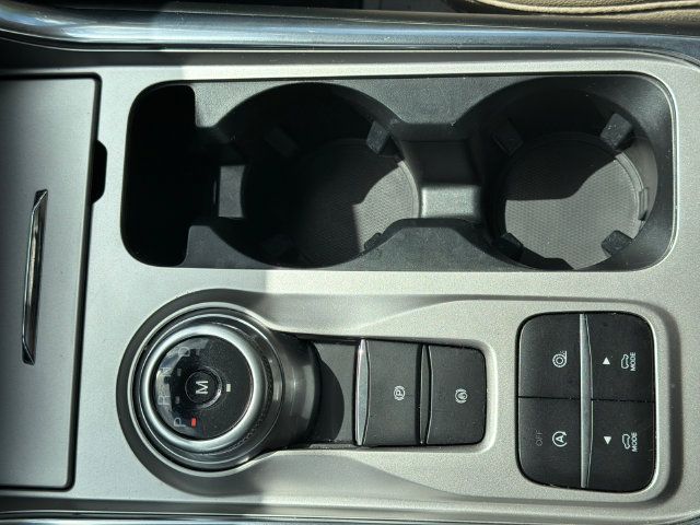 Used 2020 Ford Explorer XLT w/ Equipment Group 202A RWD image 28