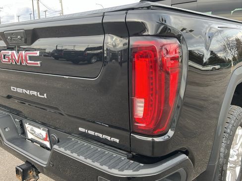 Certified 2022 GMC Sierra 3500 Denali w/ Denali Ultimate Package image 11