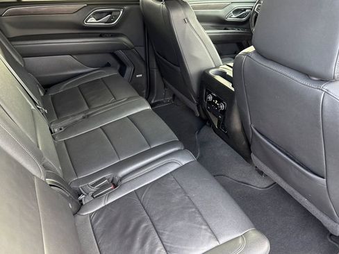 Used 2024 Chevrolet Suburban LT image 25