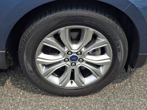 Used 2019 Ford Edge Titanium w/ Cold Weather Package AWD/4WD image 11