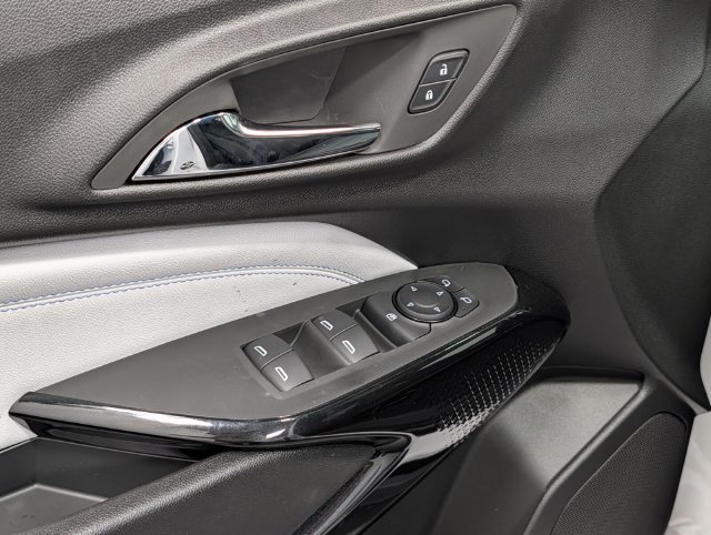 New 2026 Chevrolet Trax LT w/ Sunroof Package FWD image 14