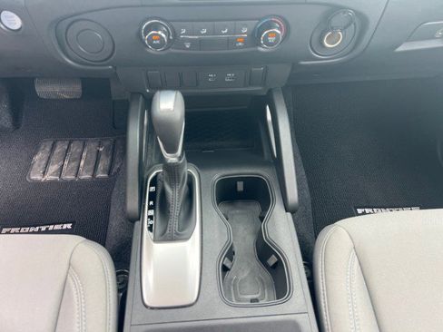 Used 2022 Nissan Frontier SV image 24