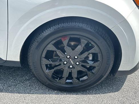 Certified 2023 Kia Carnival SX Prestige FWD image 15
