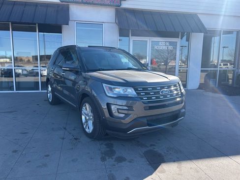 Used 2017 Ford Explorer Limited w/ Equipment Group 301A image 3