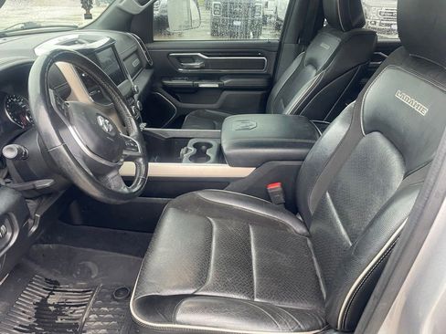 Used 2019 RAM 1500 Laramie w/ Sport Appearance Package AWD/4WD image 4