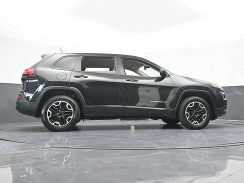 Used 2016 Jeep Cherokee Sport AWD/4WD image 55