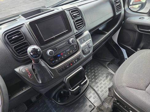 Used 2024 RAM ProMaster 2500 w/ Safety Group FWD image 19