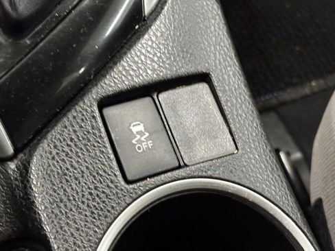 Used 2015 Toyota Corolla LE image 25