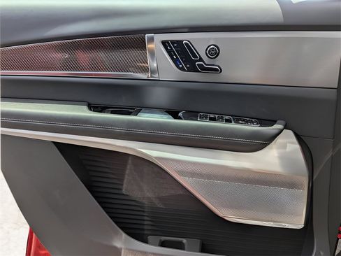 New 2026 Cadillac Vistiq Sport image 12