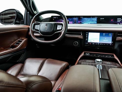 Used 2025 Lincoln Navigator Reserve AWD/4WD image 25