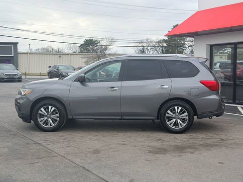 Used 2019 Nissan Pathfinder SV image 3