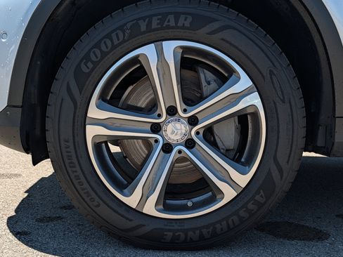 Used 2017 Mercedes-Benz GLC 300 4MATIC image 15