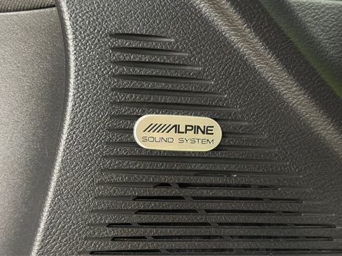 Used 2015 Dodge Challenger R/T Scat Pack RWD image 17