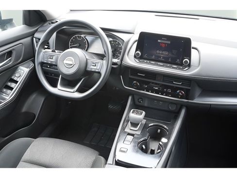 Used 2024 Nissan Rogue SV FWD image 29
