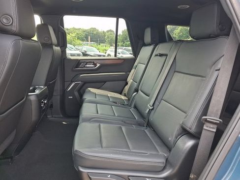 Used 2025 GMC Yukon Denali w/ LPO, Get Active Package AWD/4WD image 17