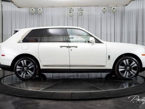 Used 2021 Rolls-Royce Cullinan image 21